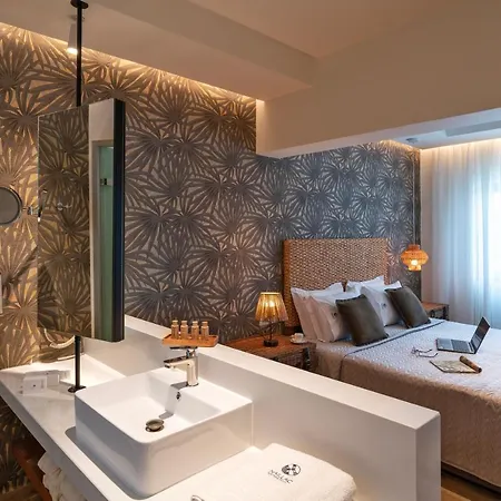 מלון Naillac Boutique 4*