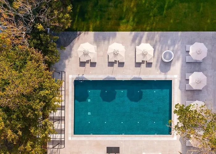 Naillac Boutique מלון