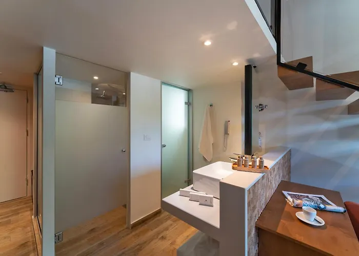 Naillac Boutique מלון 4*