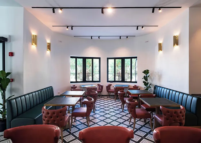 מלון Naillac Boutique 4*